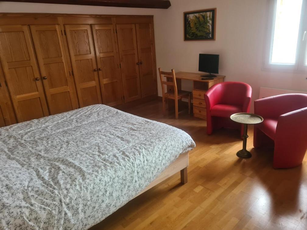 Bed and Breakfast La Parenthese Des Collines Saint-Donat-sur-lʼHerbasse Exterior foto